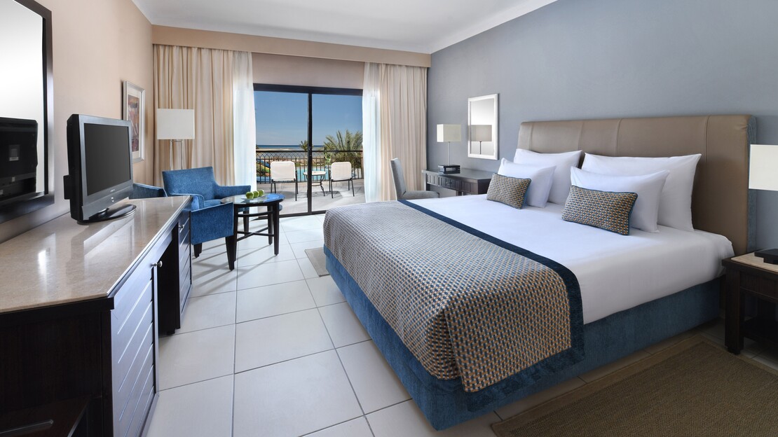 Deluxe Family Queen Bed Garden View